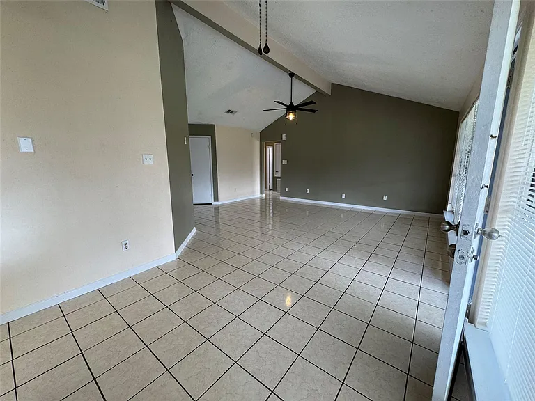 4703 Rivertree Ln — Photo 7