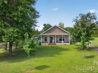 1568 John Smith Rd, Columbus, NC 28722