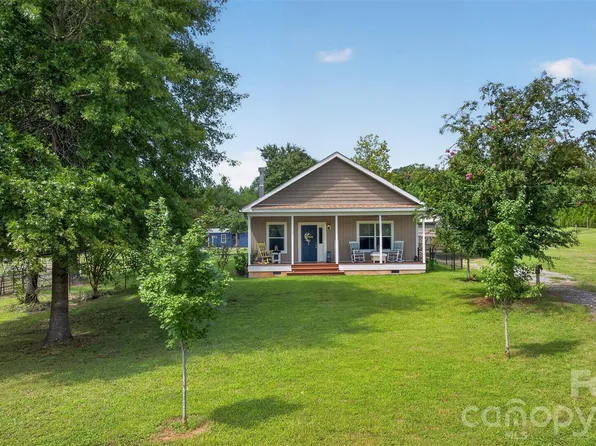 1568 John Smith Rd, Columbus, NC 28722