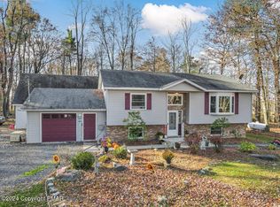 114 High Country Dr, Blakeslee, PA 18610