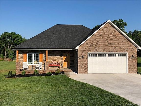 2nd image of 1475 Dawnview Ln