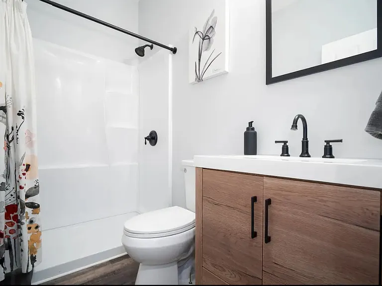155 W 11th St #2 — Photo 17