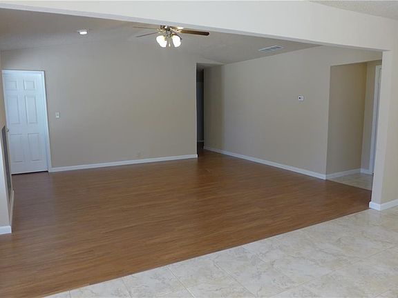5th image of 2404 Lexington Dr