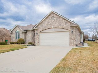 22597 Gateway Dr, Macomb, MI 48044