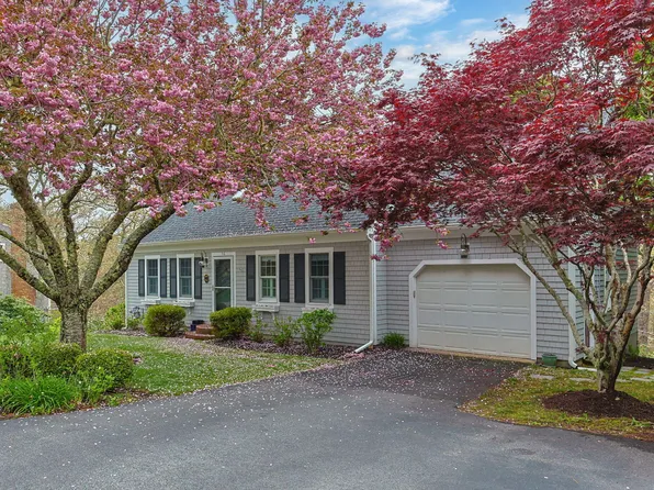 56 Monomoit Lane, Chatham, MA 02633