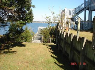 8712 Emerald Plantation Rd, Emerald Isle, NC 28594