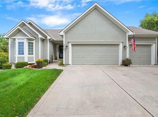 2616 SW Blazing Star Cir, Lees Summit, MO 64081