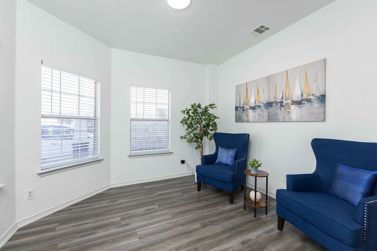 Building Photo - 2672 Blackstone Dr
