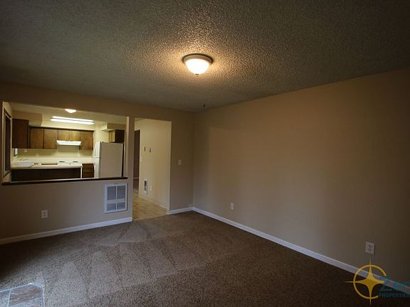 5th image of 801 NE 122nd Ave