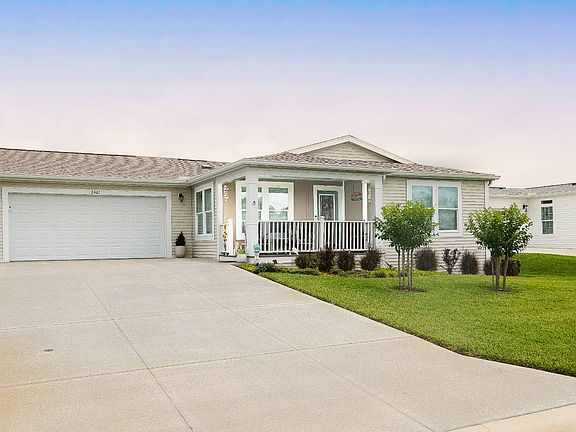 2nd image of 2461 Chretien Dr #27