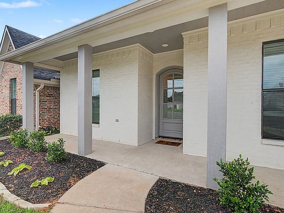 3rd image of 609 Stowe Cir