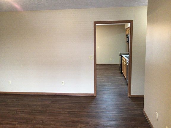 2nd image of 124 Irongate Dr