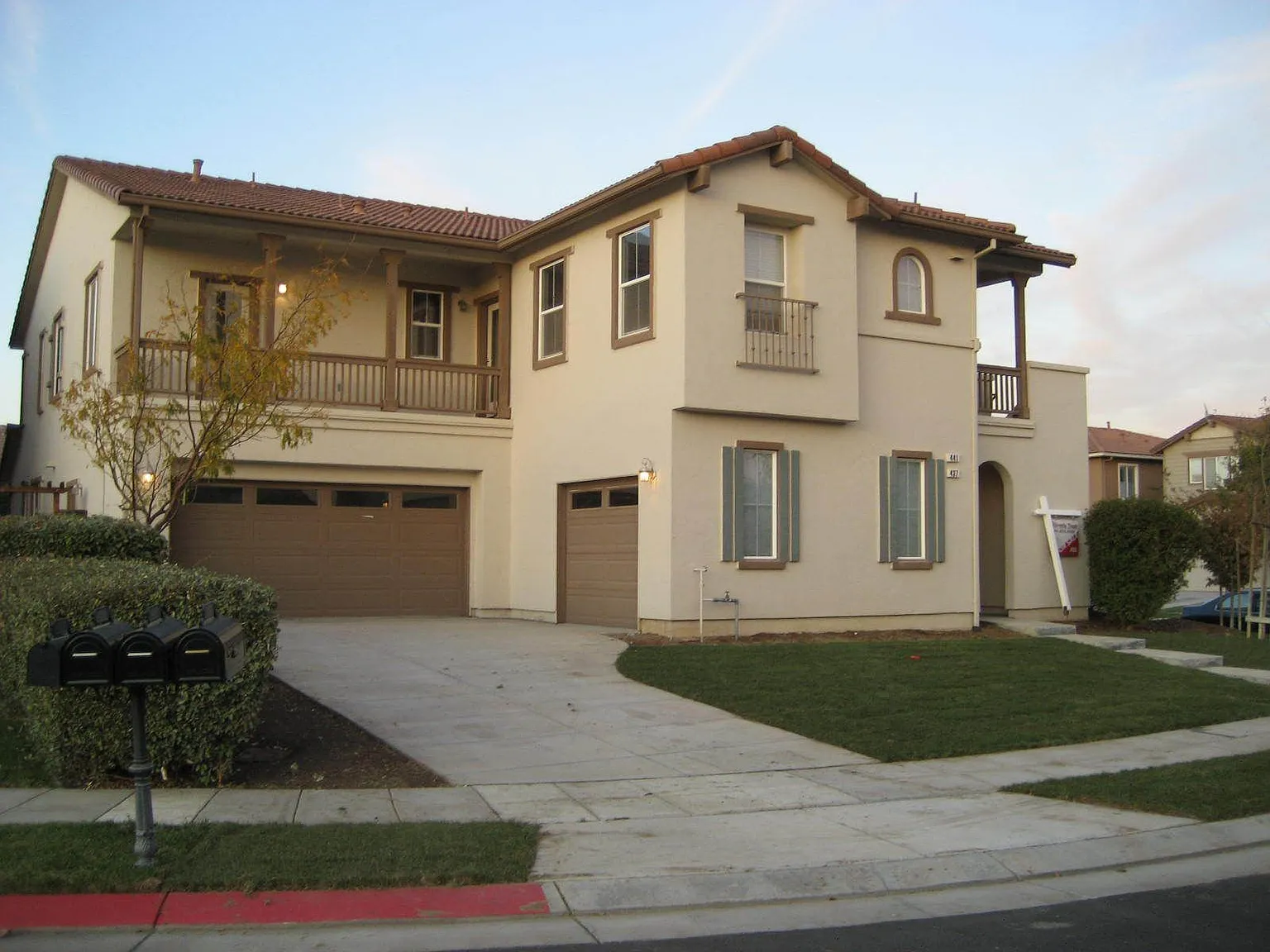 437 Sullivan Ct photo 1