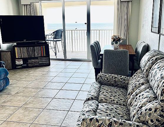 4th image of 89 S Atlantic Ave APT 1103