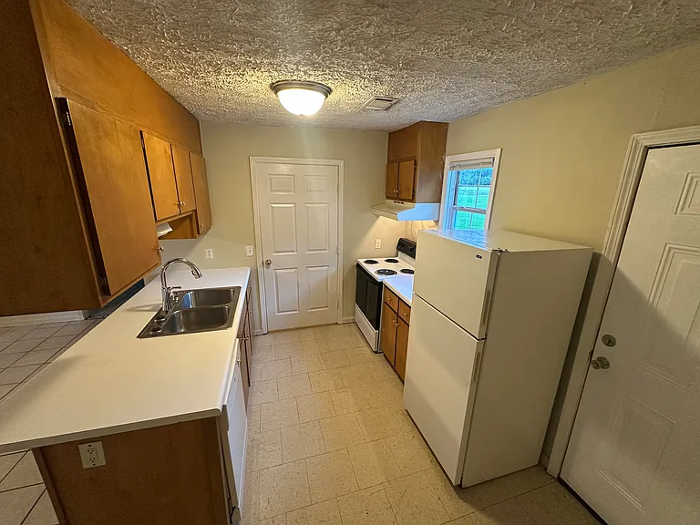 63 Lee Road 2060 — Photo 8