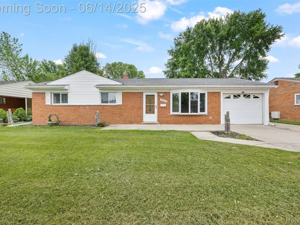 23312 Shoreview St, Saint Clair Shores, MI 48082