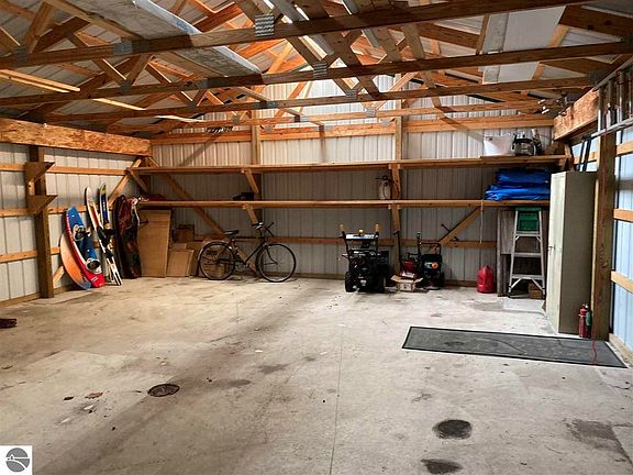 3rd image of 2456 Lake Dr
