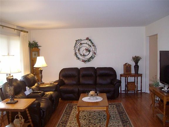 4th image of 846 N West Ave
