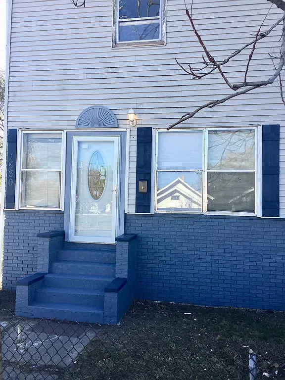 4 bed, 1500 sqft, $1,682 — Photo 2