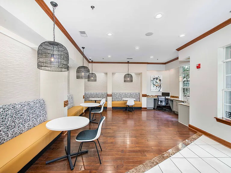 MAA Lenox — Photo 14