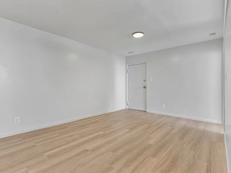 118 & 124 Atlantic St SE #121 & 125-133 — Photo 5