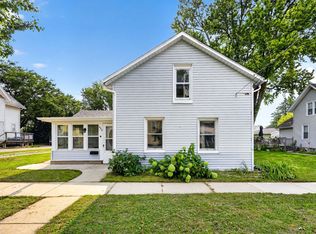 408 N Warren St, Watertown, WI 53098