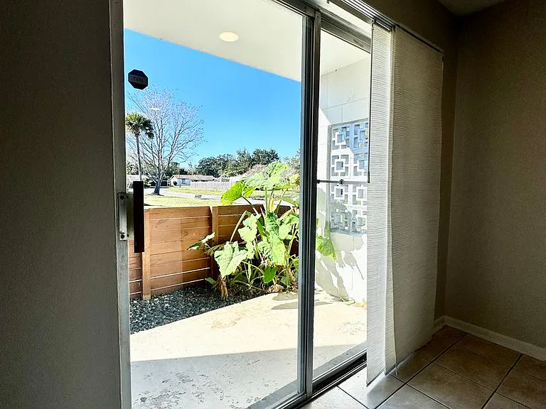1700 Van Ness St — Photo 36