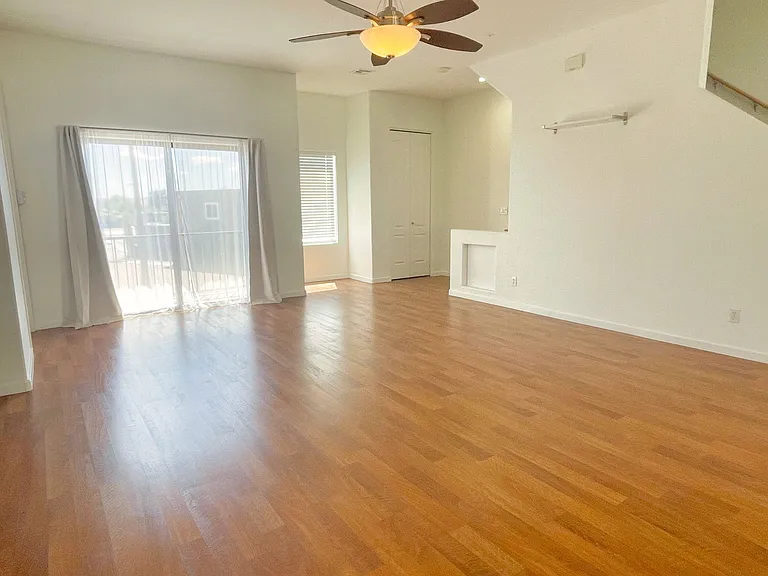 4637 E Culver St — Photo 3