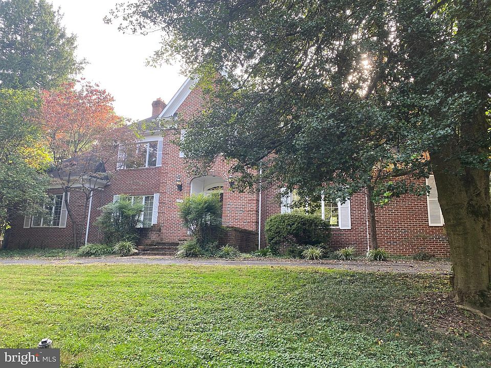1st image of 889 Dolley Madison Blvd
