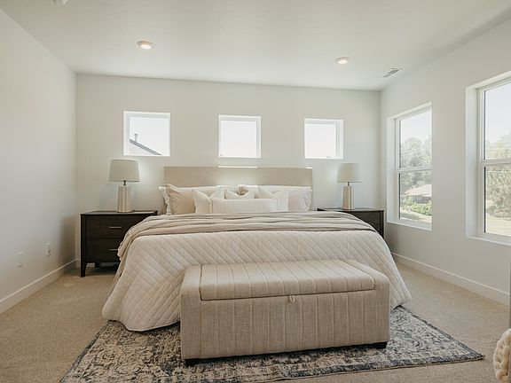 5th image of 943 W Columbia Ct #105