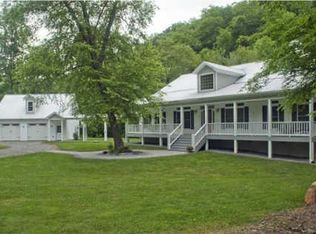 7950 Tusquittee Rd, Hayesville, NC 28904