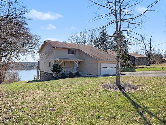 2nd image of 1601 Damron Rd