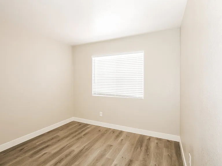 130 Breezy Shore Ave — Photo 10
