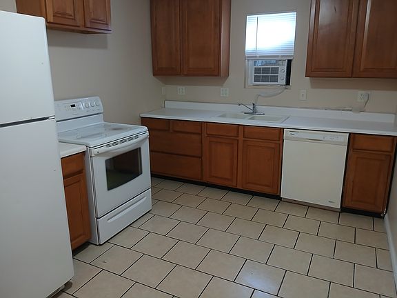 3rd image of 319-6 E Mill St