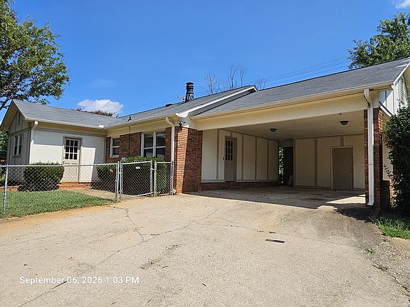 2nd image of 1572 E Blackstock Rd