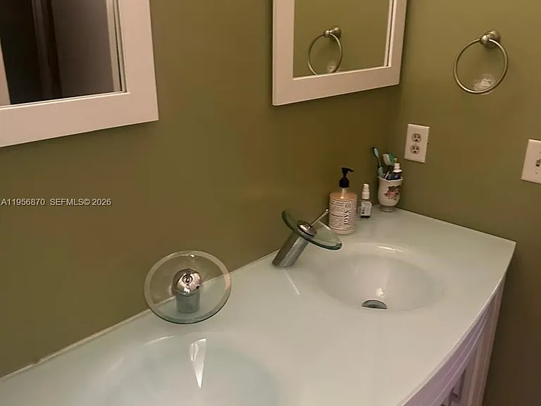 855 NE 209th St #203-34 — Photo 15