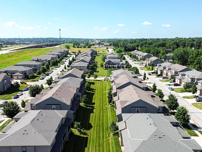 Prairie Pines Townhomes — Photo 51