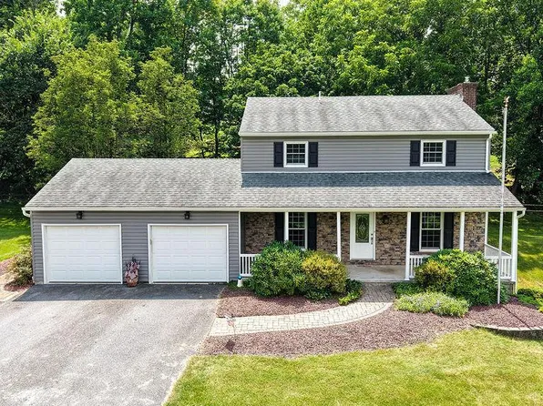 70 N Oneil St, Mohnton, PA 19540