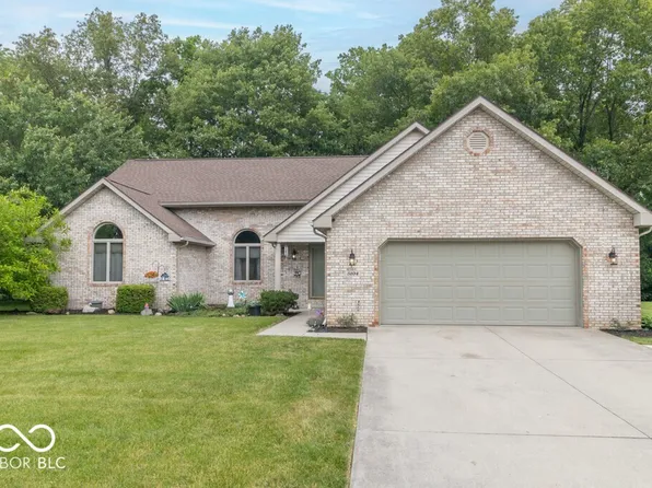 5104 W Prairiewood Dr, Muncie, IN 47304