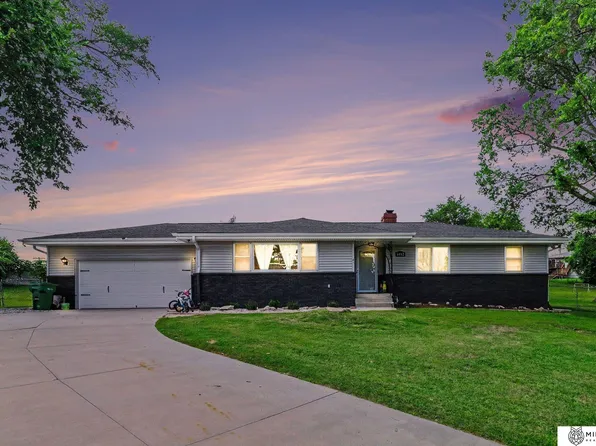 8402 S 26th St, Bellevue, NE 68147