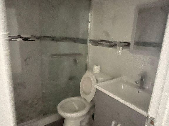 5th image of 1481 Oakley St #2