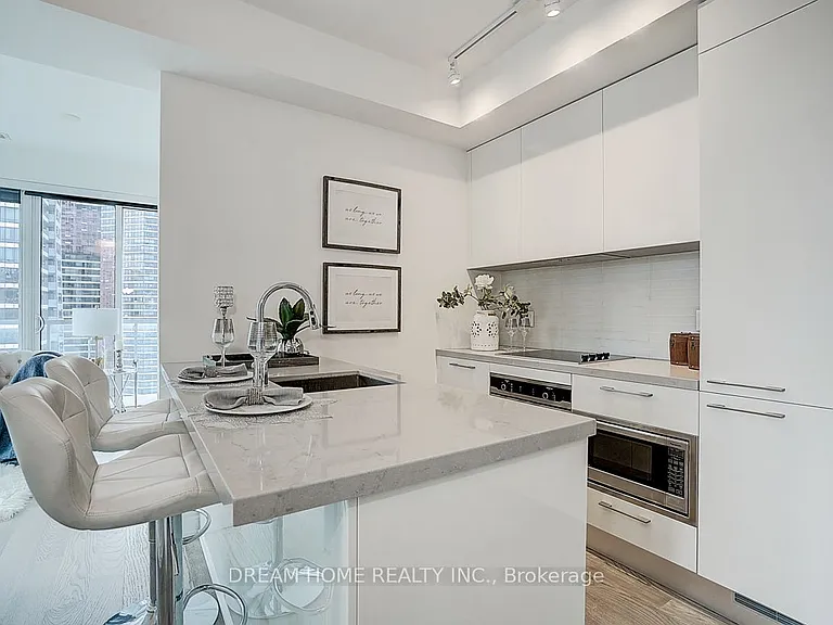 3 Gloucester St #1809 — Photo 9