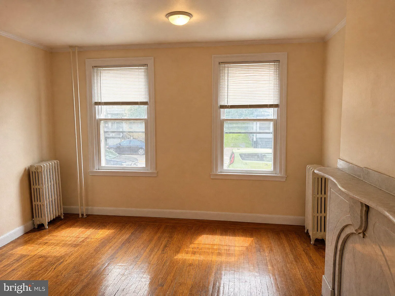 4 bed, 1.5 bath, 1382 sqft, $1,800 — Photo 2