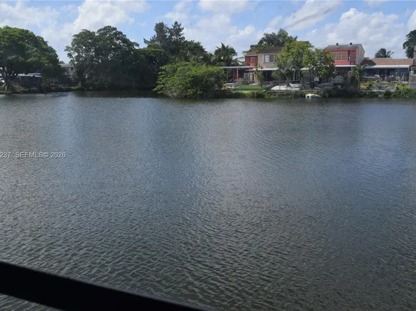 1335 W 68th St APT 106, Hialeah, FL 33014