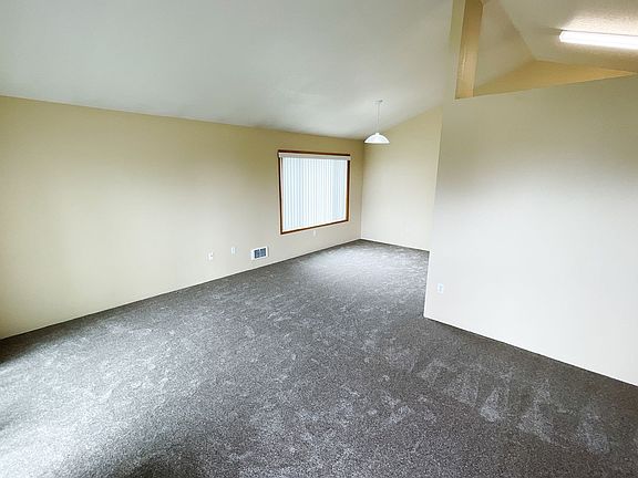 2nd image of 5640-5642 N Hills Dr #5644
