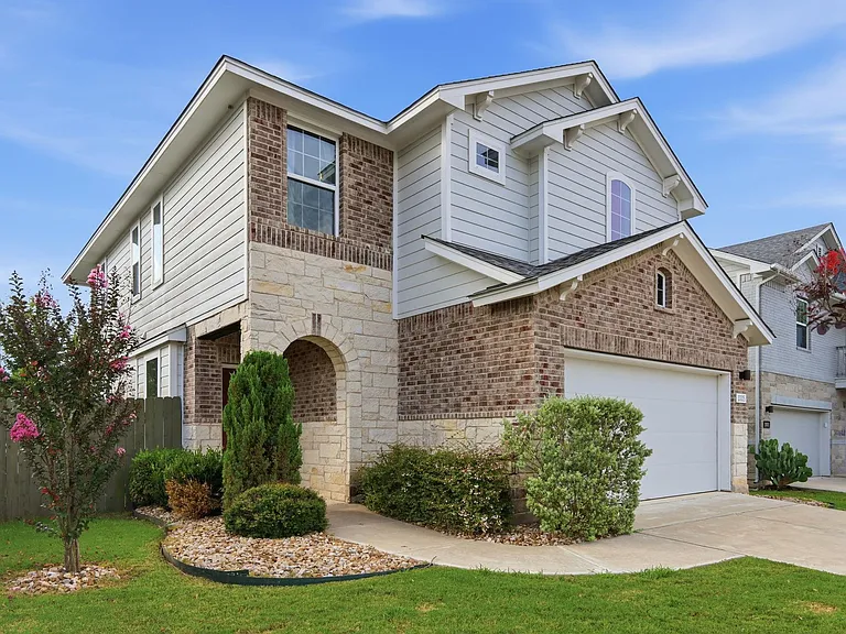 10005 Dalliance Ln — Photo 2