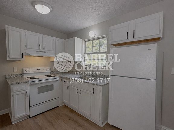 2nd image of 121B Highland Ct #125-B