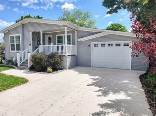 1109 Country Club Rd, Elgin, IL 60123