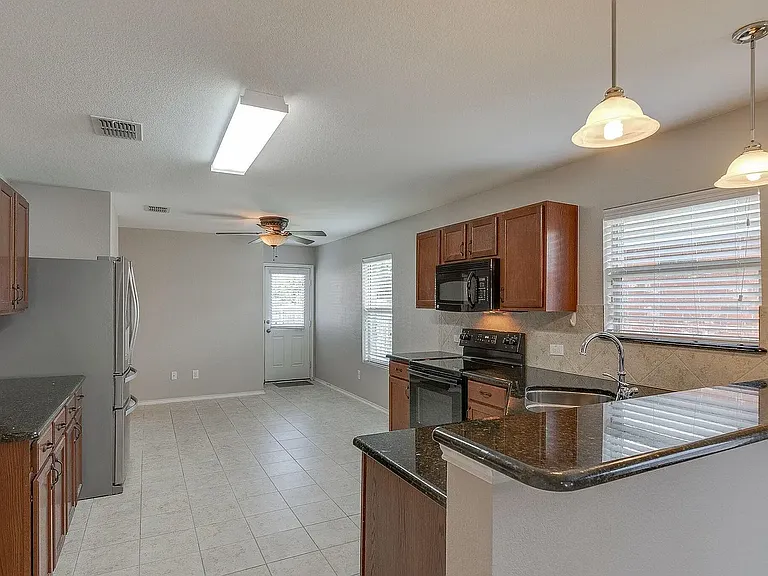8833 Quarry Ridge Trl — Photo 6