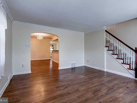 3rd image of 1136 Agnew Dr
